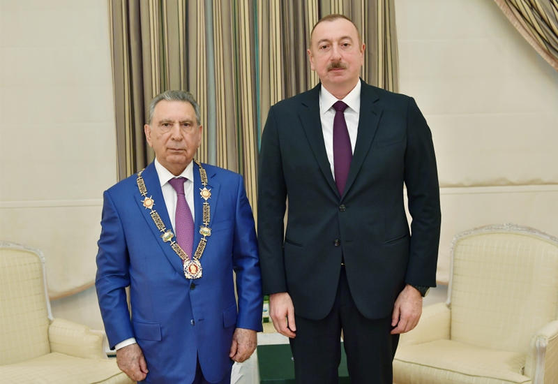 Президент Ильхам Алиев принял Рамиза Мехтиева и вручил ему орден "Гейдар Алиев"