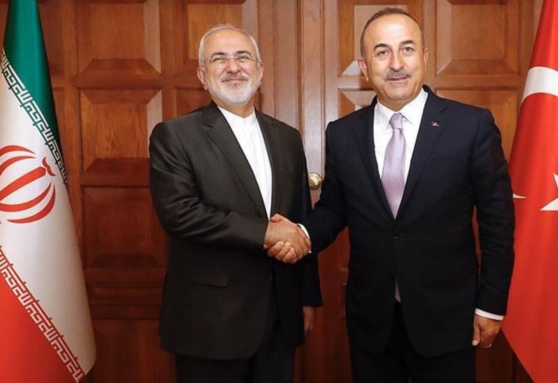 Главы МИД Ирана и Турции обсудили в Баку ситуацию в Сирии