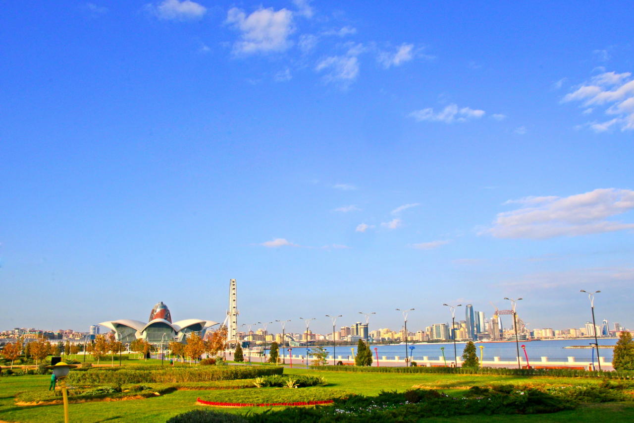Не оторвать глаз: завораживающая красота береговой линии Баку