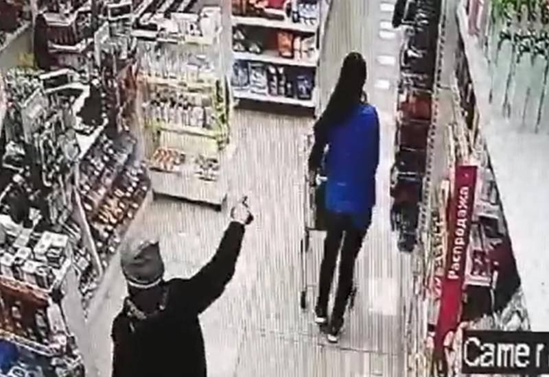 Российский школьник напал на магазин с пистолетом