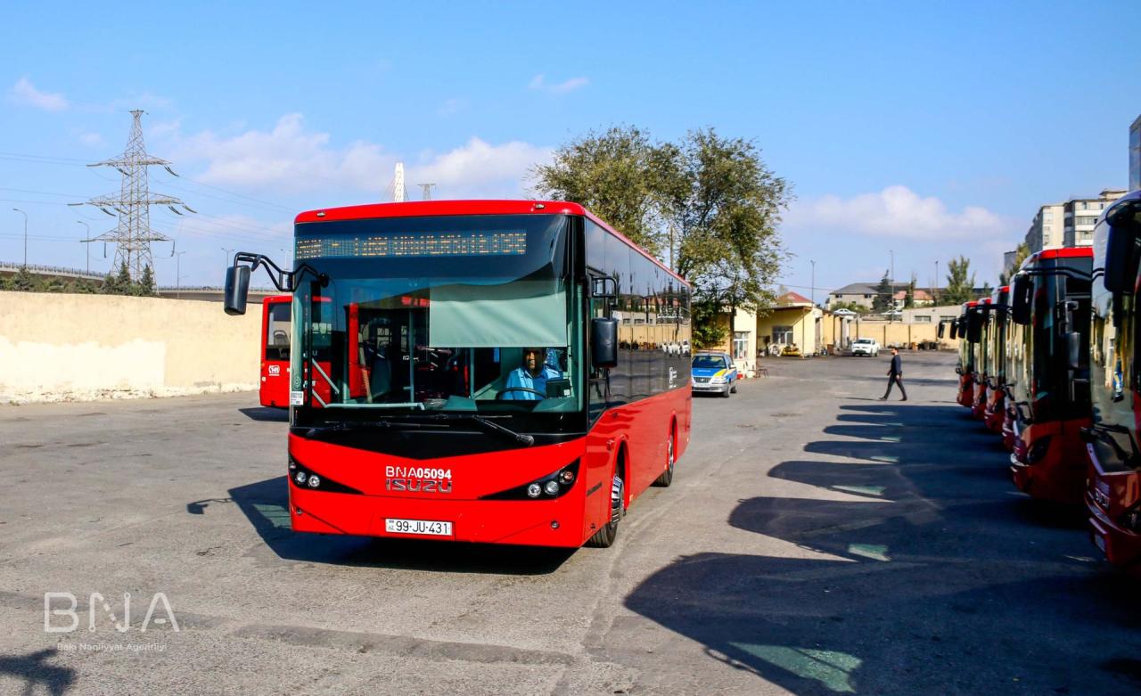 В Баку на одном из маршрутов пустят на линию новые автобусы