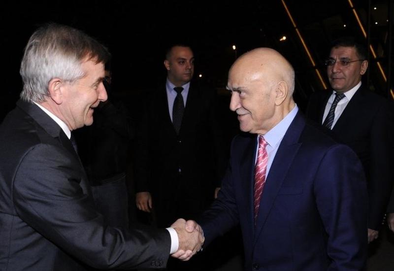 Председатель Сейма Литвы прибыл с визитом в Азербайджан