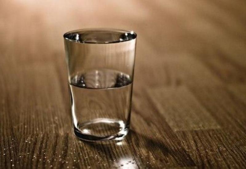 Стакан воды на ночь позволяет избежать инсульта и сердечного приступа