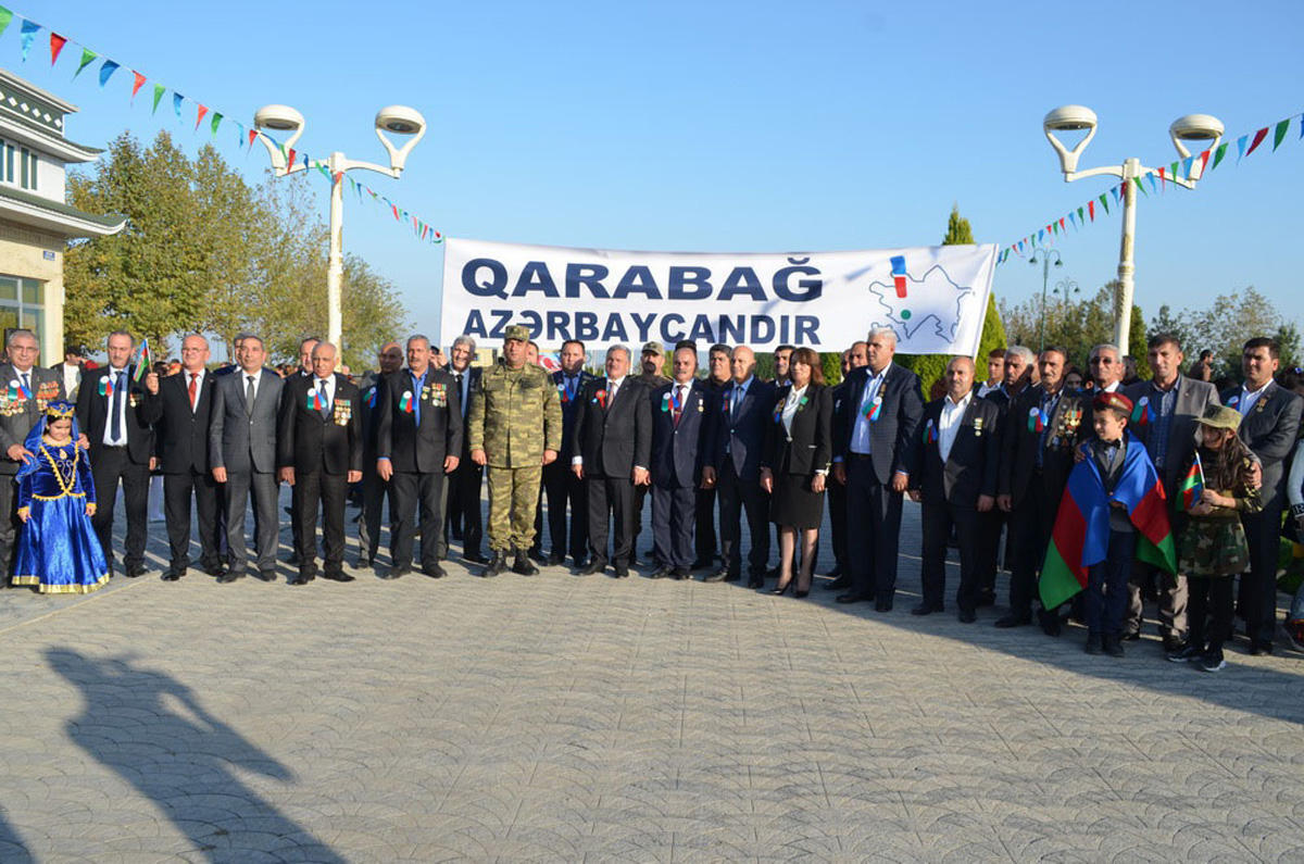 В Азербайджане прошел марш под девизом "Карабах - это Азербайджан, и восклицательный знак!"