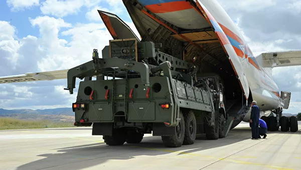 США пригрозили Турции санкциями за покупку С-400