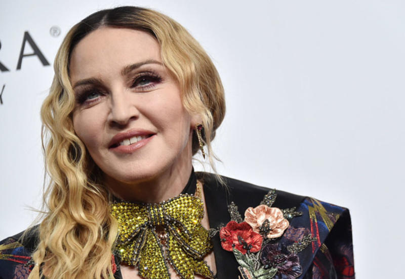 На Мадонну подал в суд ее же фанат