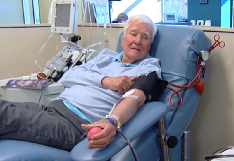 Мужчина cдал 303 литра крови и спас 1920 жизней