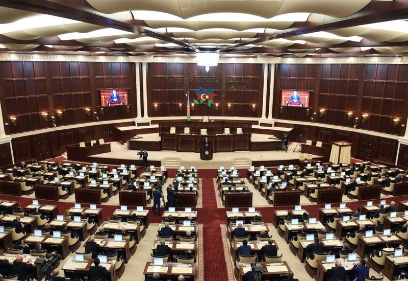 Парламент Азербайджана упростил таможенный контроль с Турцией