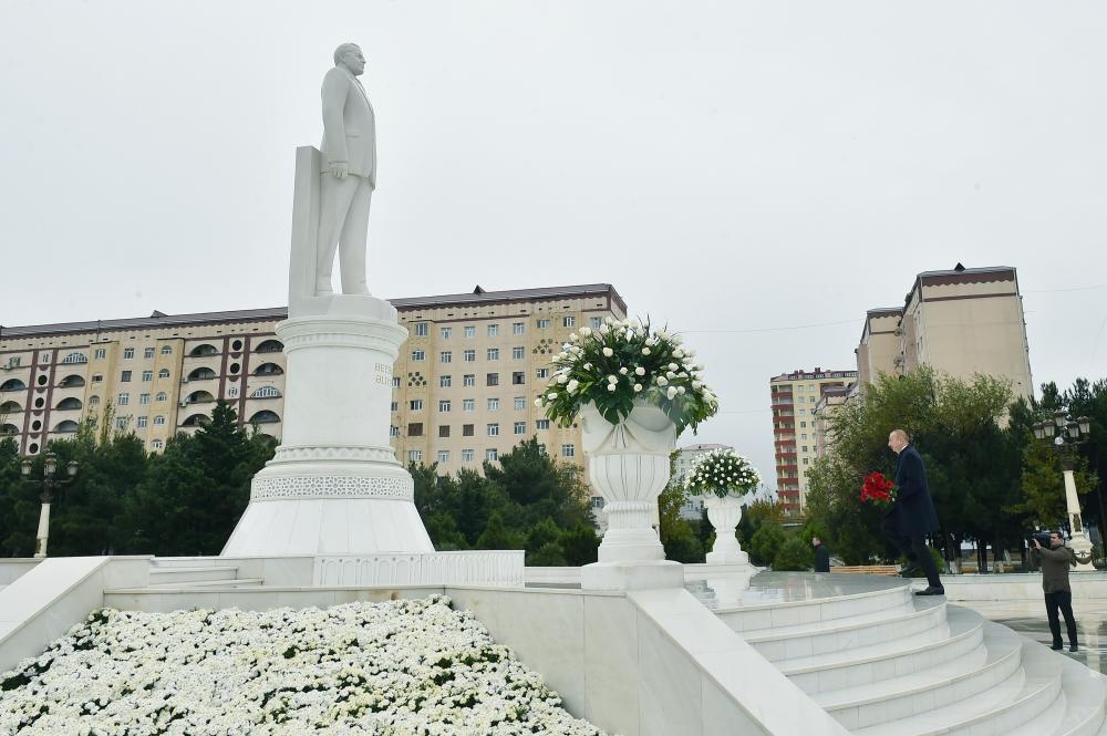 Президент Ильхам Алиев посетил памятник Общенациональному лидеру Гейдару Алиеву в Сумгайыте