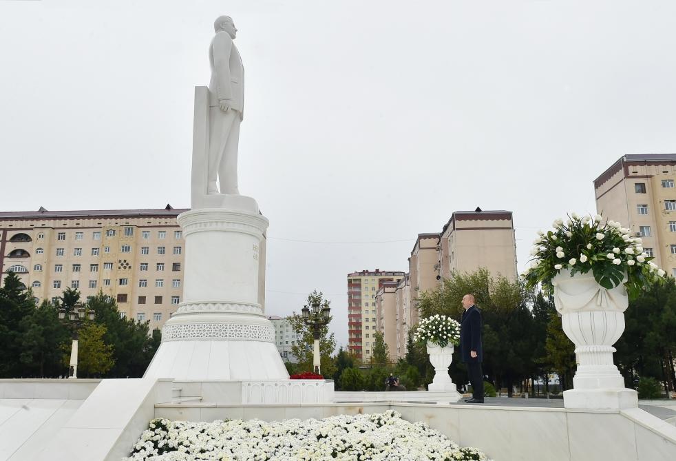 Президент Ильхам Алиев посетил памятник Общенациональному лидеру Гейдару Алиеву в Сумгайыте