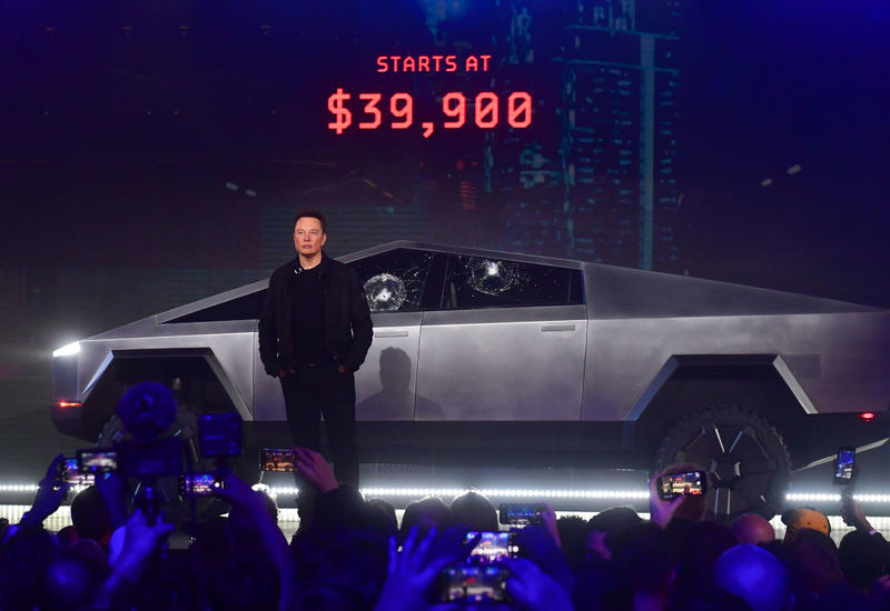 Илон Маск представил новый, пуленепробиваемый автомобиль