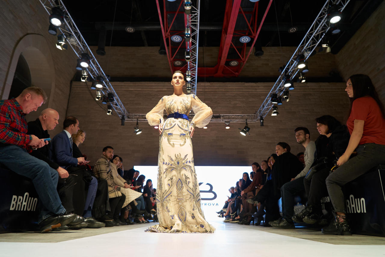 В Баку открылся юбилейный 10-ый сезон Azerbaijan Fashion Week