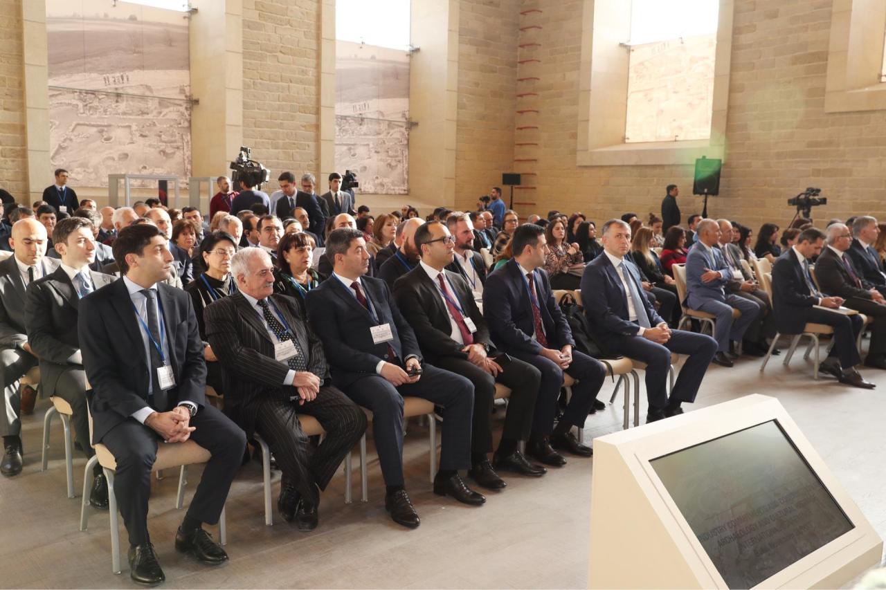 По инициативе Фонда Гейдара Алиева открылся международный симпозиум "Промышленные обязательства: вклад в археологию и национальное наследие"