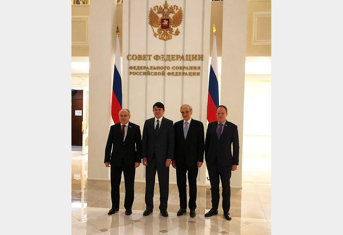 Глава госкомитета Фуад Мурадов на переговорах с зампредом Совета Федерации России