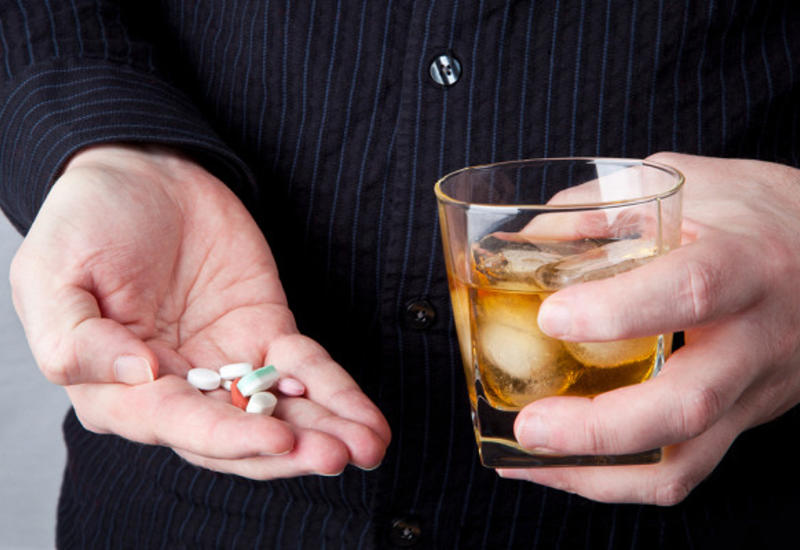 Почему алкоголь нельзя смешивать с лекарственными препаратами