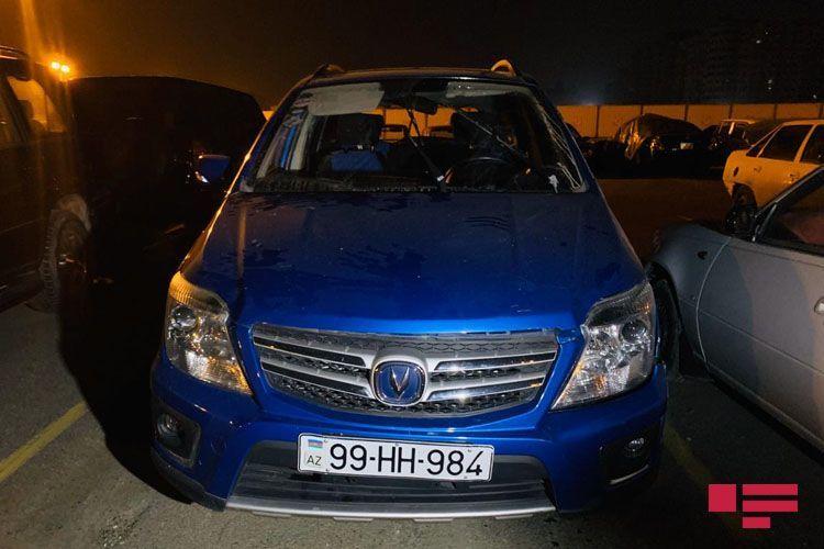 В Баку женщина за рулем врезалась в автомобиль посольства