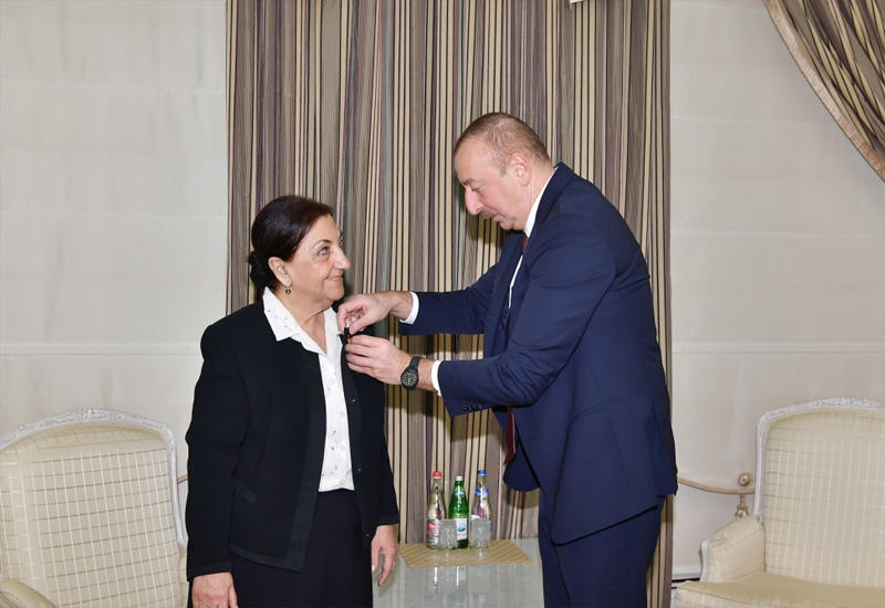 Президент Ильхам Алиев вручил Диляре Сеидзаде орден "Шараф"