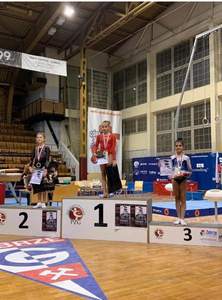 Азербайджанские гимнастки вернулись с медалями из Польши