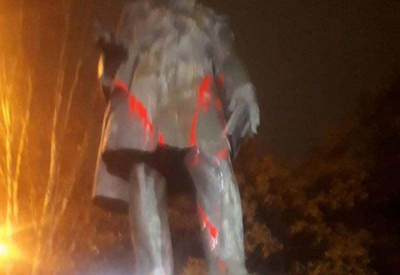 В Ереване изуродовали памятник Грибоедову