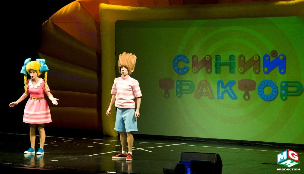 В Баку представили музыкальное детское шоу "Синий трактор"