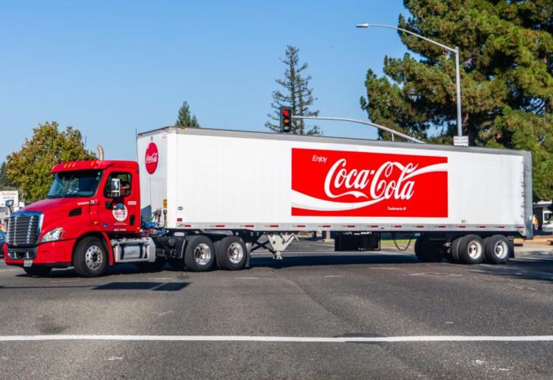 Coca-Cola и другие концерны уменьшат количество сахара в напитках и не будут рекламировать их детям