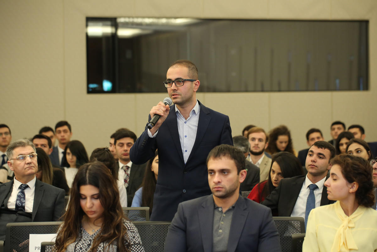 В Азербайджане прошел I Форум молодых предпринимателей