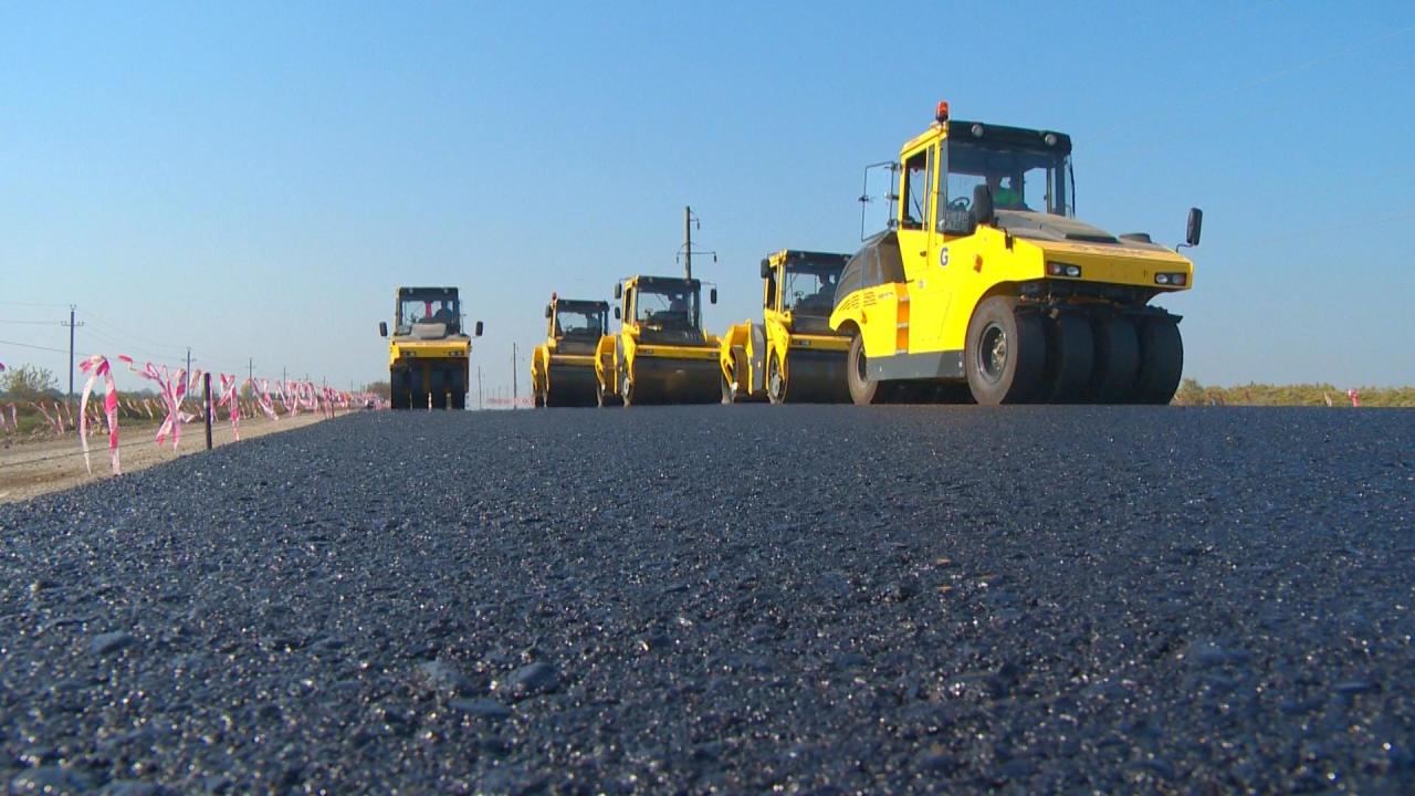 В Азербайджане реконструируется дорога в Агджабеди