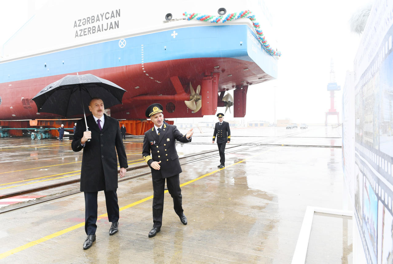 Президент Ильхам Алиев принял участие в церемонии сдачи в эксплуатацию первого танкера, построенного на Бакинском судостроительном заводе