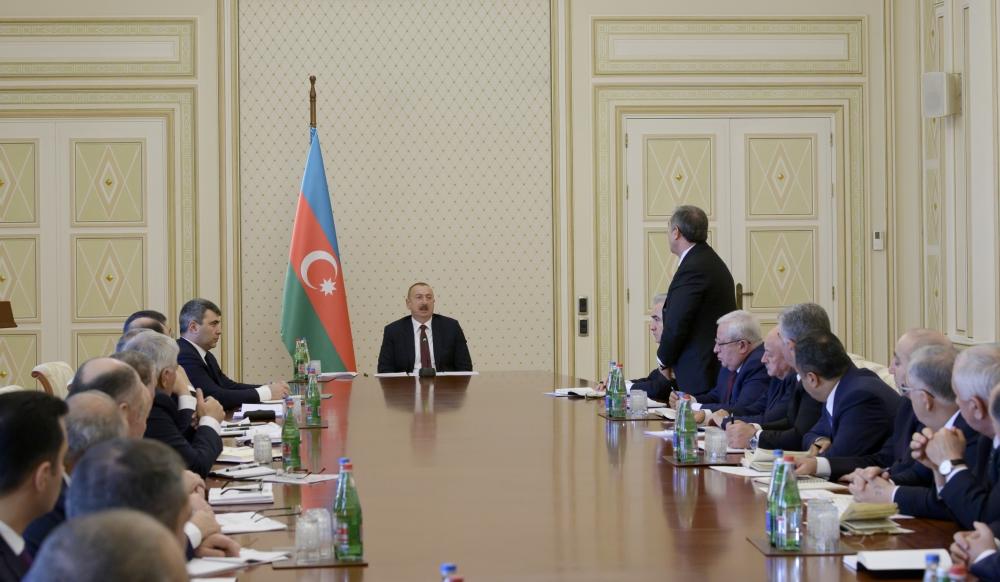 При Президенте Ильхаме Алиеве состоялось совещание, посвященное итогам хлопкового сезона и предстоящим в 2020 году мерам