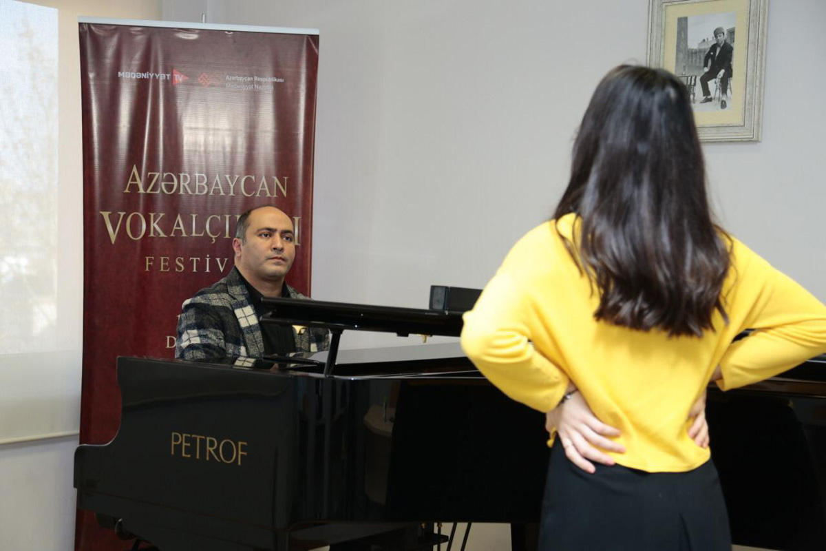 Известные азербайджанские артисты делятся опытом с молодежью