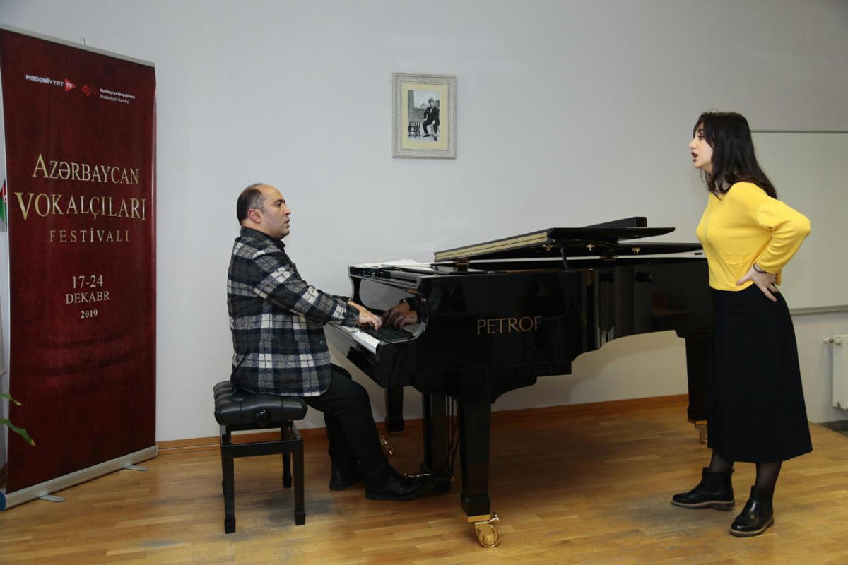 Известные азербайджанские артисты делятся опытом с молодежью