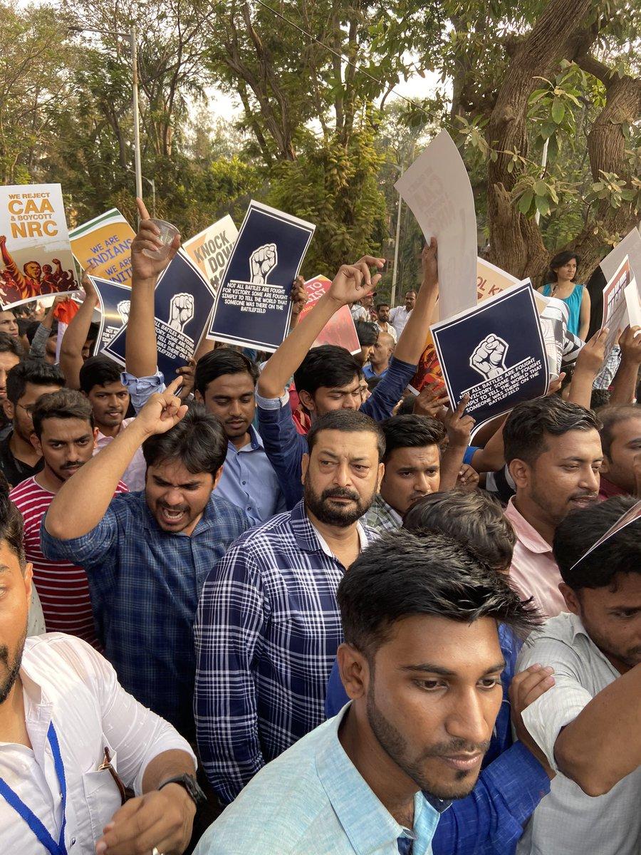 Протесты в Индии продолжаются: количество погибших резко возросло