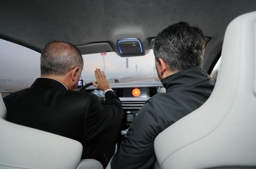 Эрдоган за рулем первого турецкого электромобиля