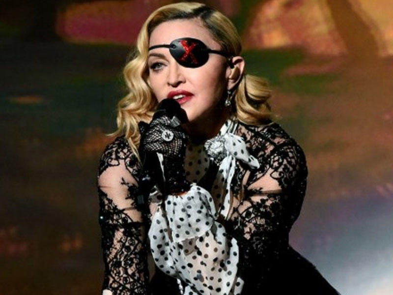 Madonna səhhətiylə bağlı konsertlərini ləğv etdi - FOTO