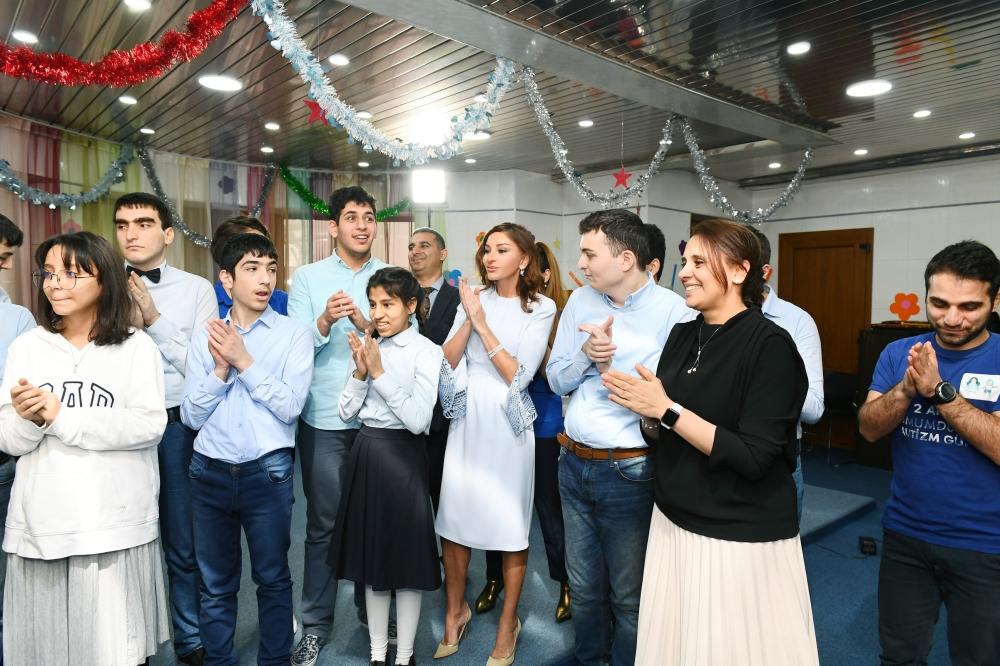 Первый вице-президент Мехрибан Алиева приняла участие в праздничном веселье в Центре реабилитации для детей с синдромом аутизма