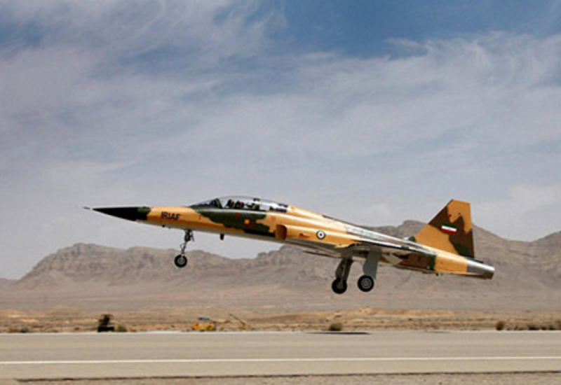 Иранские военные самолеты подняты в воздух