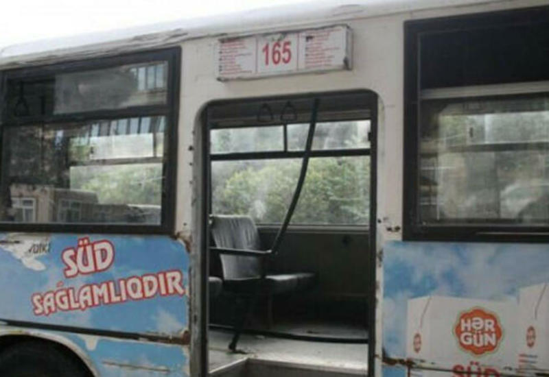 В Баку маршрутный автобус сбил насмерть пешехода