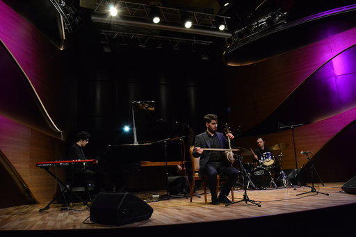 В Баку состоялся авторский концерт "Шепот камана"