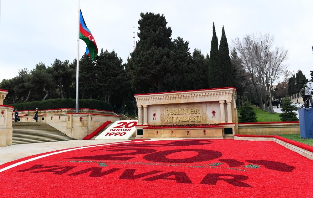 Президент Ильхам Алиев и Первая леди Мехрибан Алиева почтили светлую память шехидов 20 Января