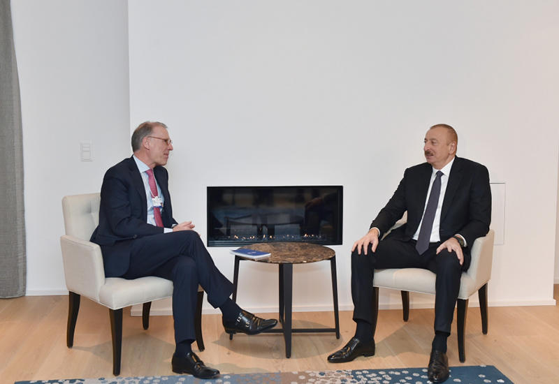 Президент Ильхам Алиев встретился в Давосе с генеральным исполнительным директором “Carlsberg Group”. Компания увеличит объем инвестирования Азербайджана