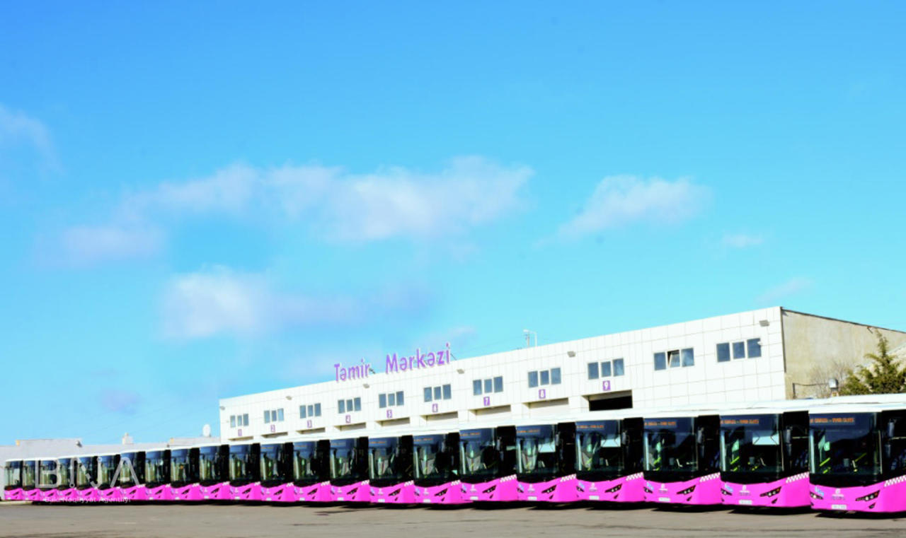 На улицах Баку появятся новые 12-метровые автобусы