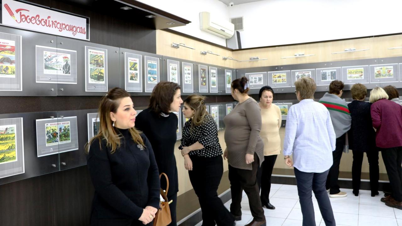 В Баку открылась военно-историческая выставка "Боевой карандаш"