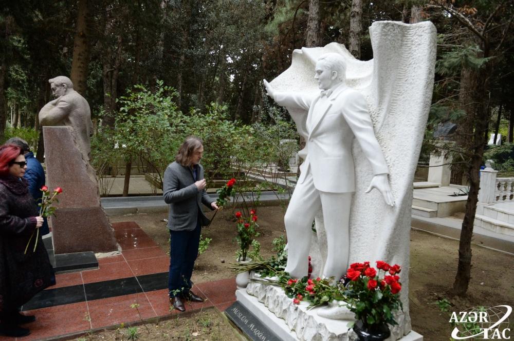 Российская делегация посетила могилу Общенационального лидера Гейдара Алиева