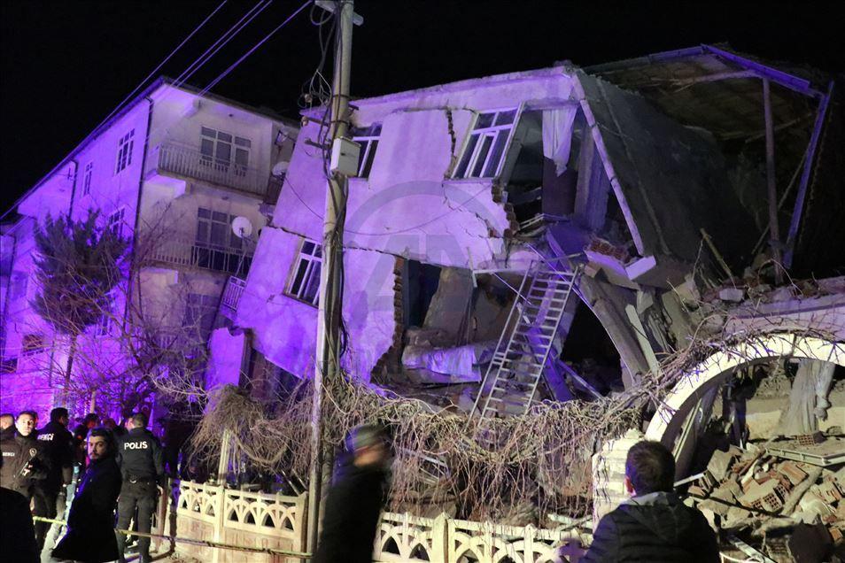 Сильнейшее землетрясение в Турции, много погибших, сотни раненых