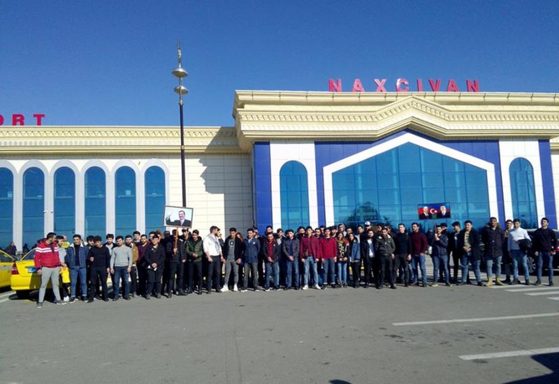 Азербайджанские студенты поблагодарили Президента Ильхама Алиева за помощь в эвакуации из зоны землетрясения