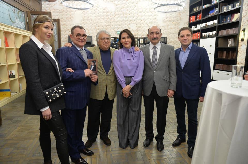 В Бакинском книжном центре состоялась презентации книг, приуроченная к 70-летию Михаила Гусмана
