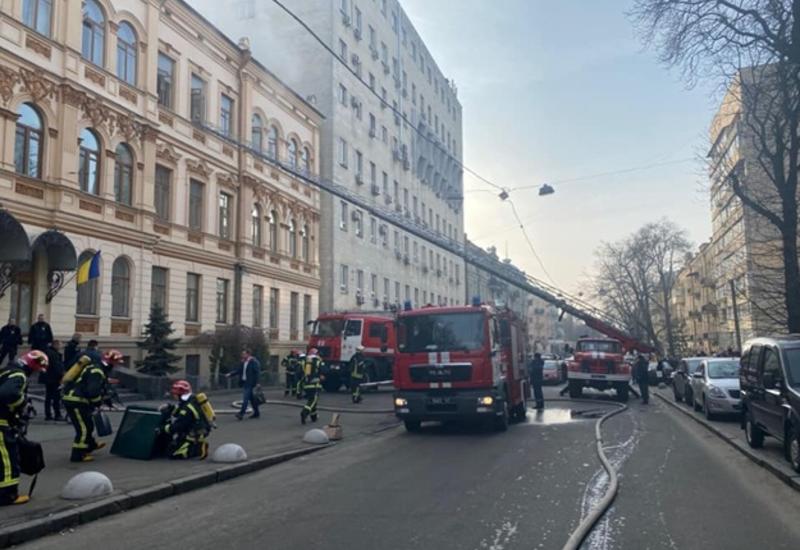 В Киеве загорелось здание министерства культуры