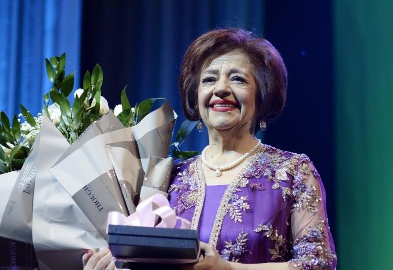 В Баку ярко отметили 70-летие актрисы Алмаз Мустафаевой