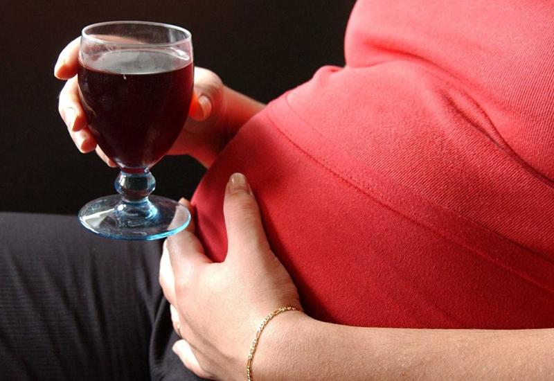 Употребление беременными алкоголя влияет на вес и интеллект их детей в будущем
