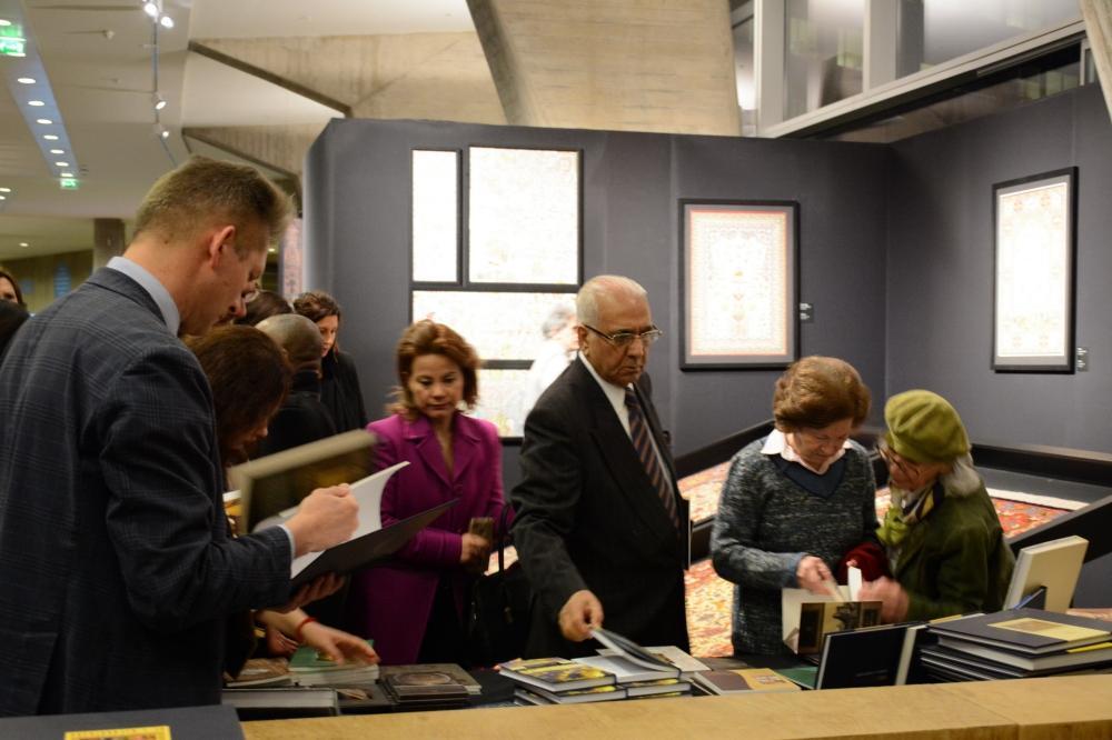 При организации Фонда Гейдара Алиева в штаб-квартире ЮНЕСКО открылась выставка азербайджанских ковров